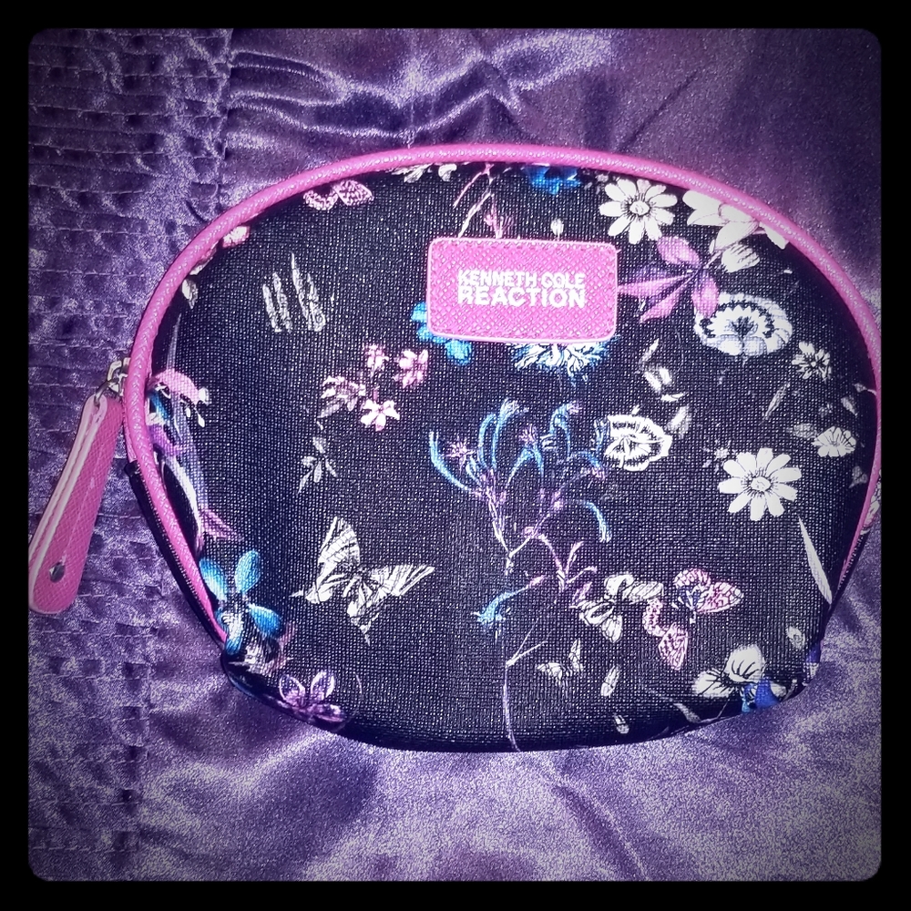 Kenneth Cole Reaction Makeup Bag